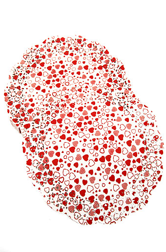 Салфетки ажурные цветные 300/01 круглые красные сердечки